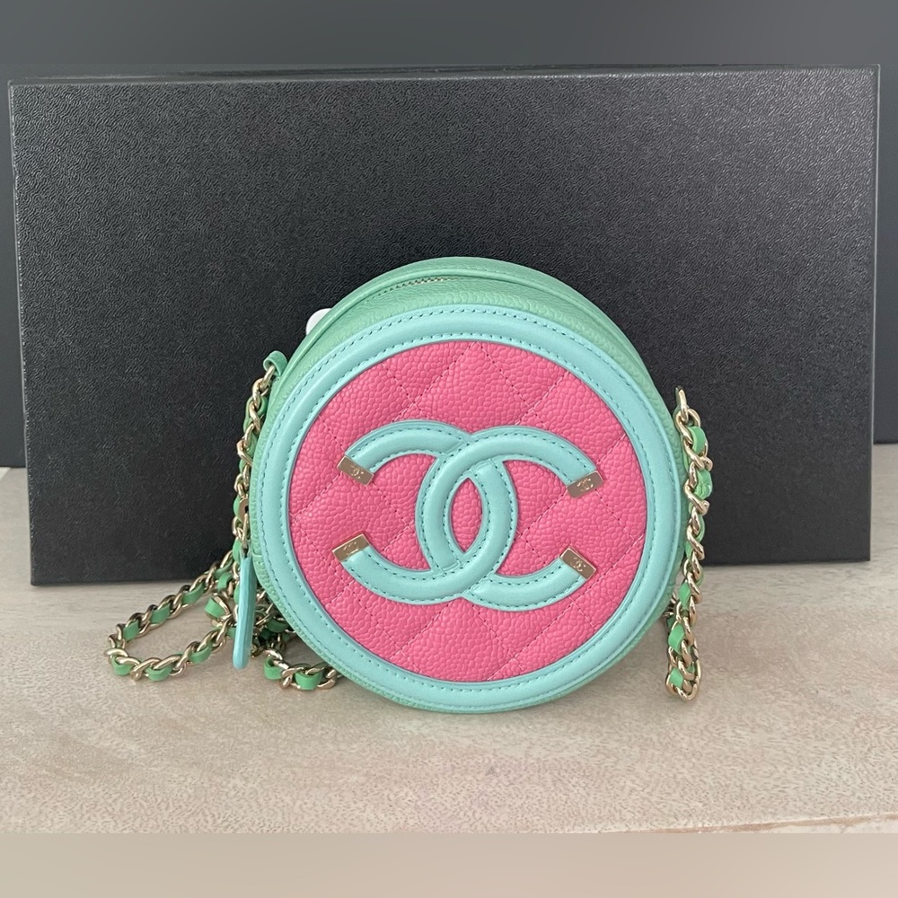 *RARE* Chanel Filigree Round Bag!!